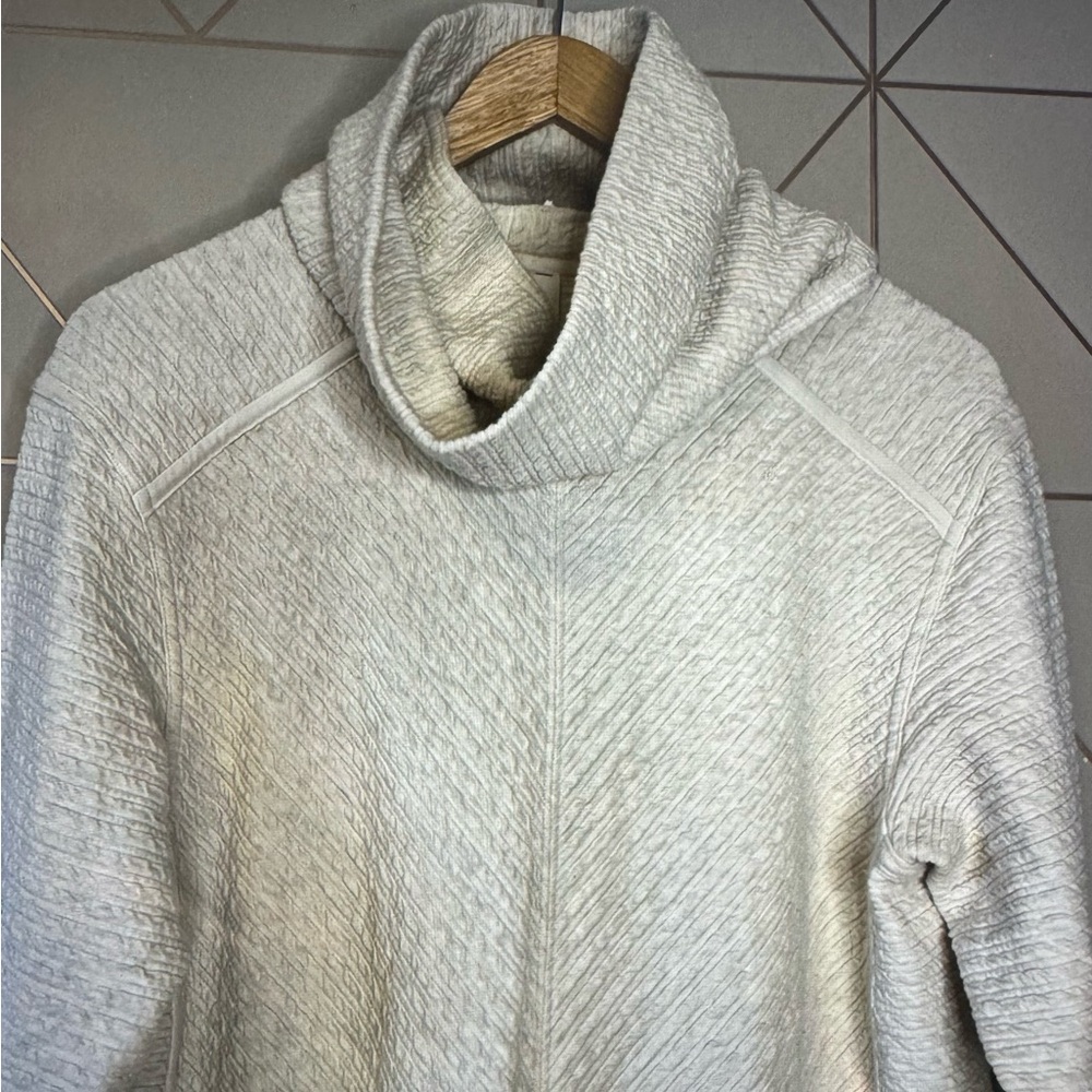 Hard to Find, Lululemon Woman’s On Repeat Dress with Removal Cowl Neck
Size 4 - Picture 10 of 10